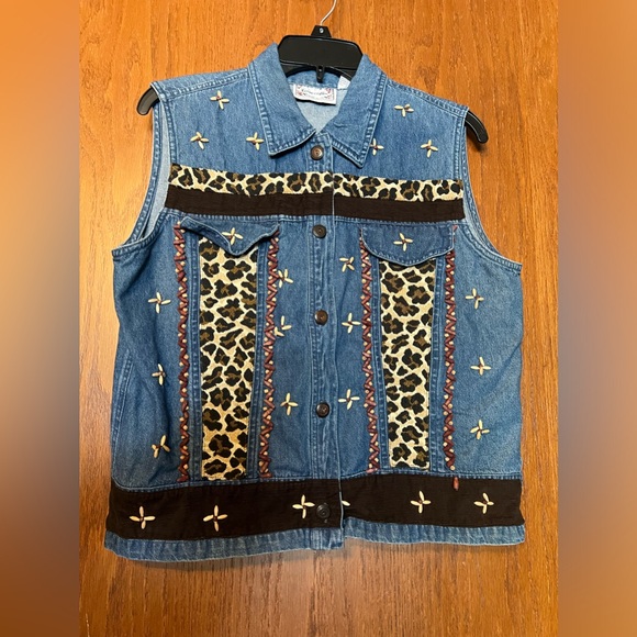 Carrie Allen Jackets & Blazers - 💙2/$20💙 VINTAGE - Women’s Carrie Allen Jean Vest - Vintage
